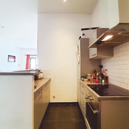 Room At Chicken'S Shared Appartment Bruxelles Exterior foto